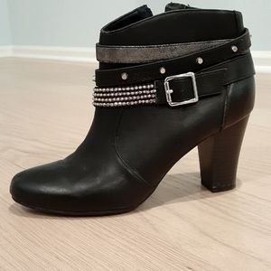 Black JLo boots NWOT